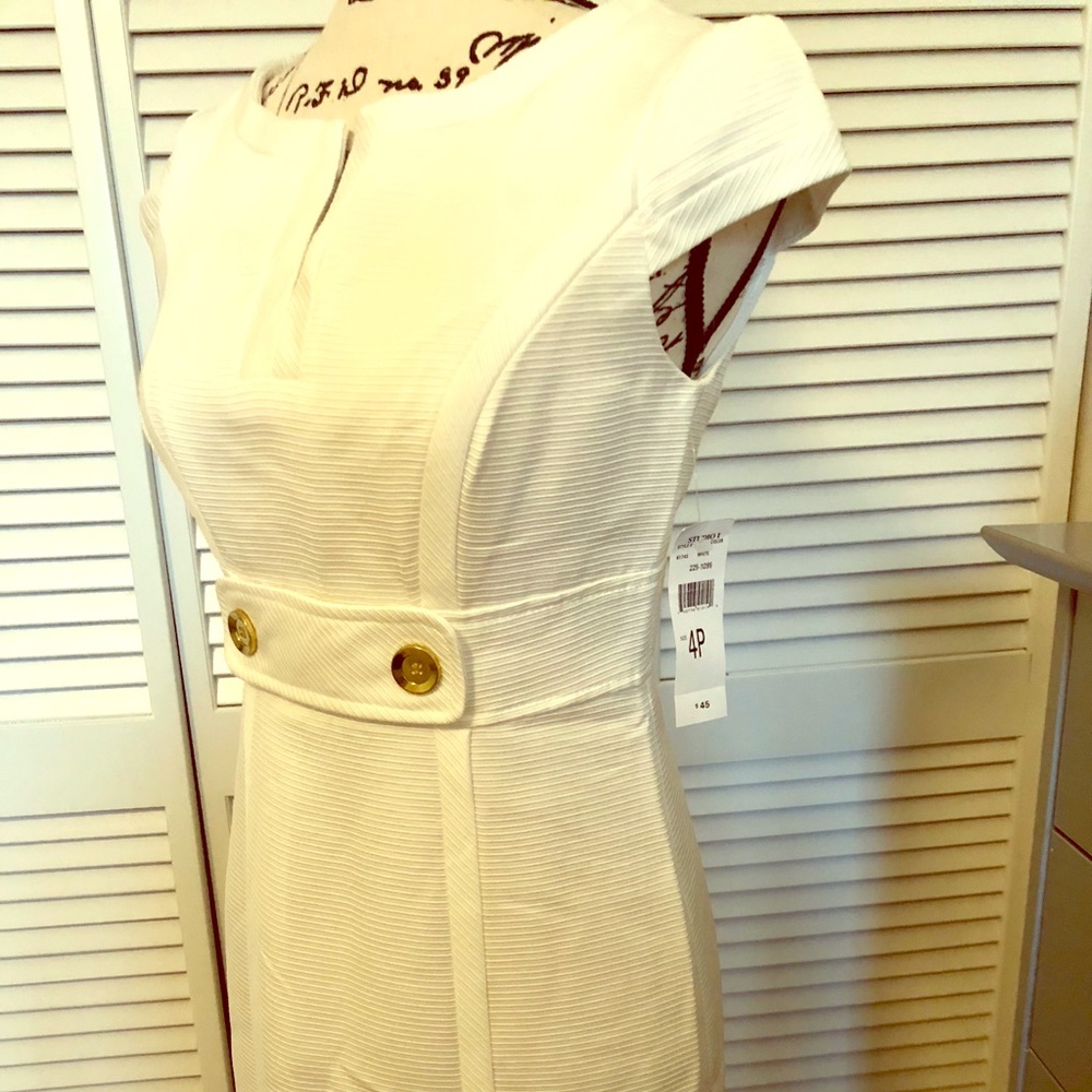 NWT Studio I White Dress 4P